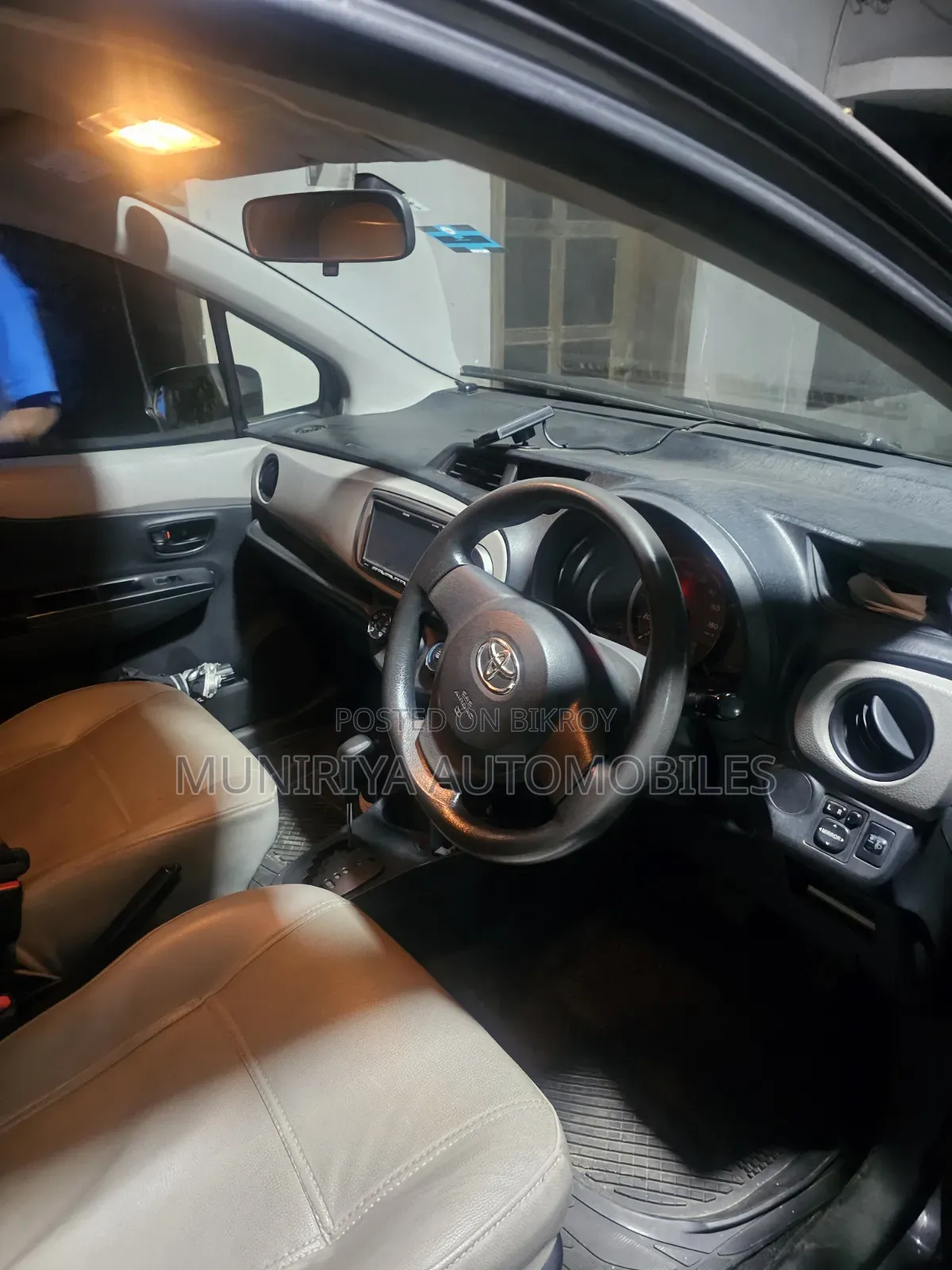 Toyota Vitz 1.3 All-Wheel Drive 5-Door 2012 Gray