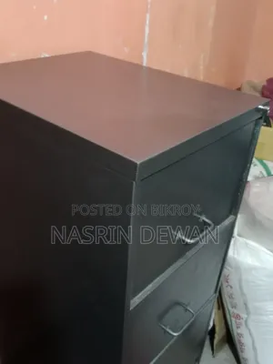 একটি ফাইল কেবিনেট বিক্রি হবে