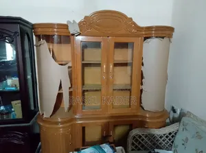ওয়াল শোকেস