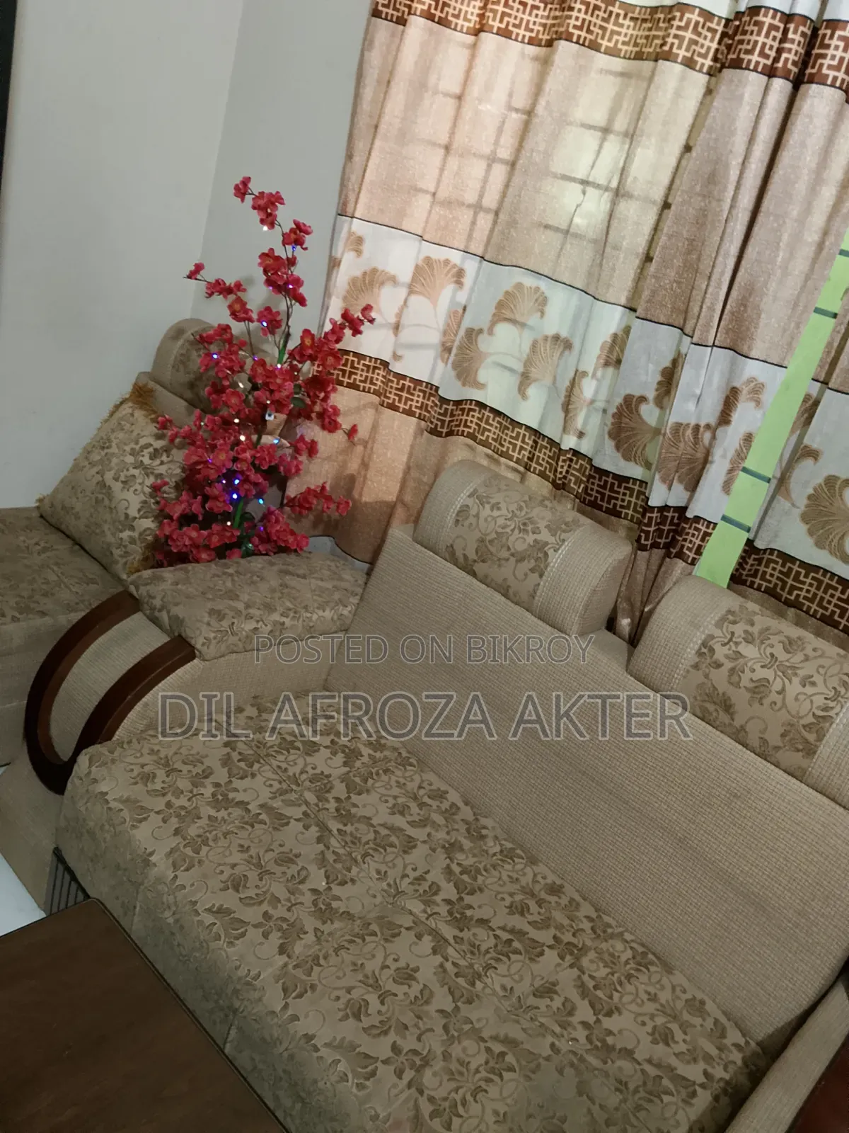 A used sofa set will be sold at an affordable price