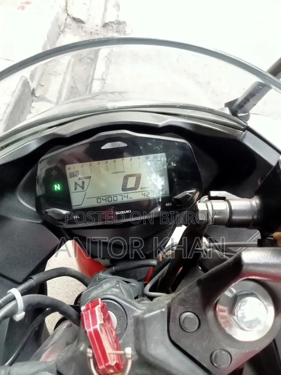 সুজুকি জিক্সার এসএফ ২০২২ রেড