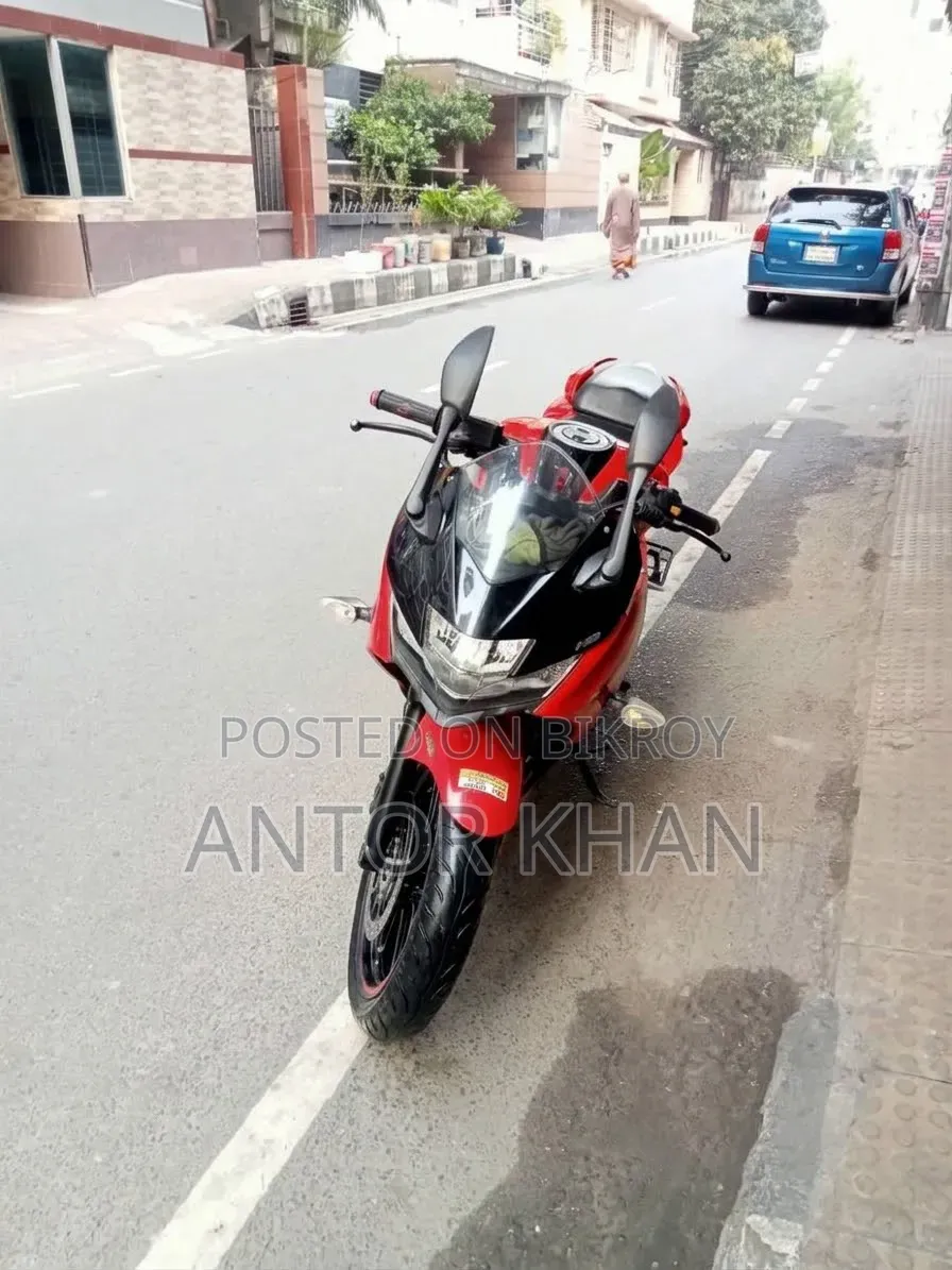 সুজুকি জিক্সার এসএফ ২০২২ রেড