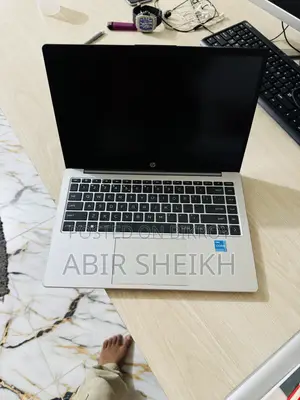 Laptop HP 240 G10 8GB Intel Core i3 SSD 256GB