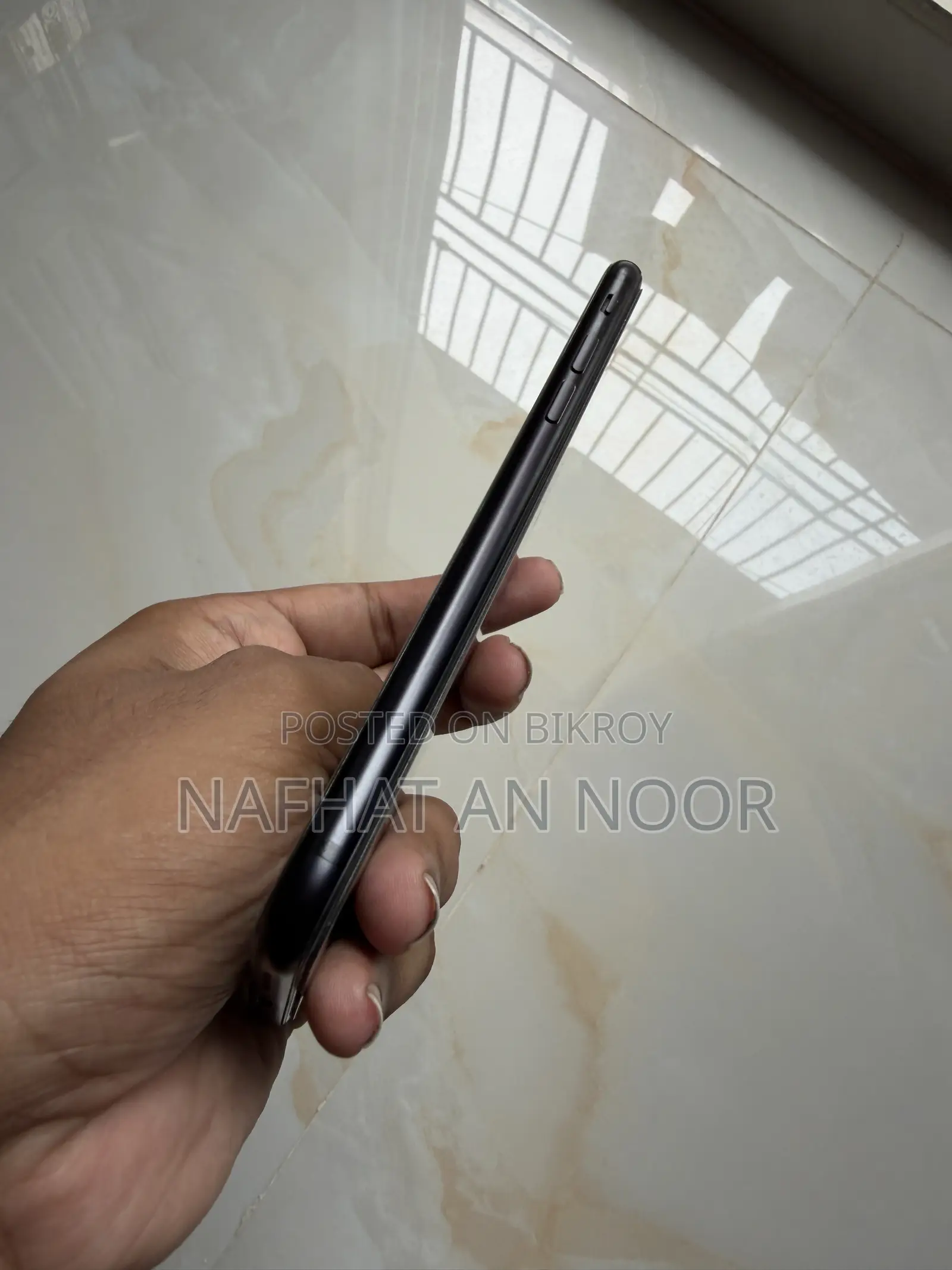 অ্যাপল আইফোন এসই (২০২০) ১২৮ জিবি ব্ল্যাক
