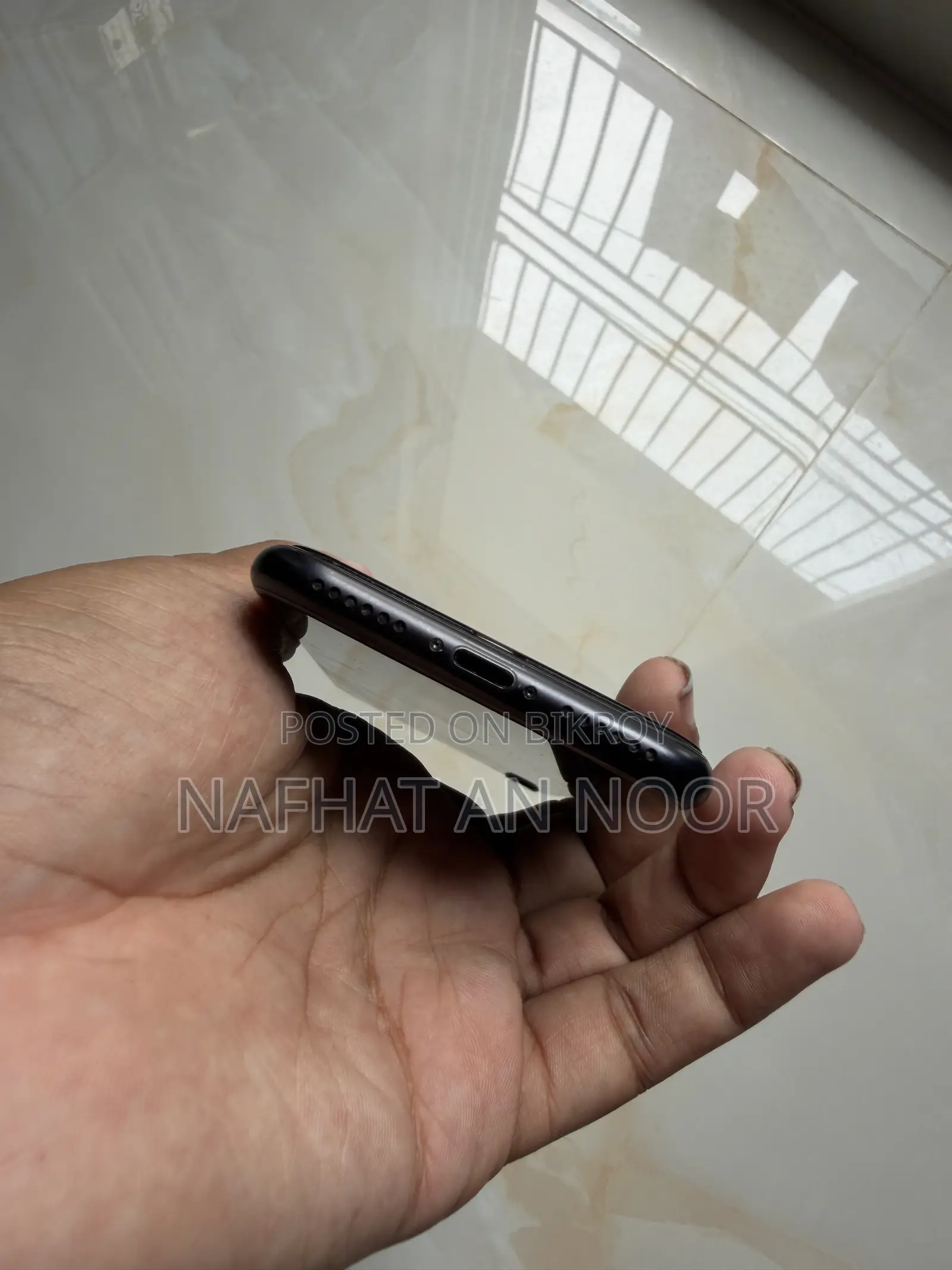 অ্যাপল আইফোন এসই (২০২০) ১২৮ জিবি ব্ল্যাক