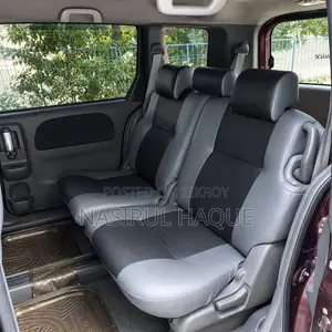 Toyota Sienta 1.5 Front-Wheel Drive 2012 Maroon