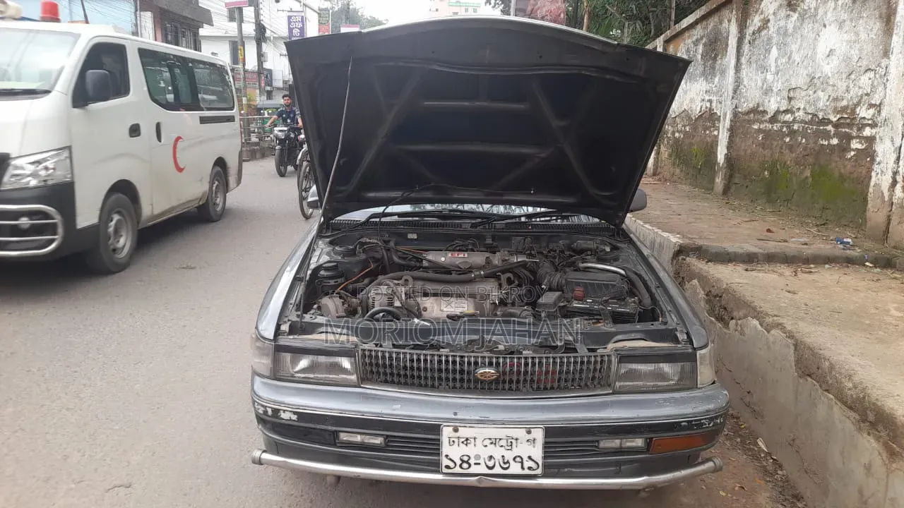 টয়োটা করোনা ১৯৯২ গ্রে