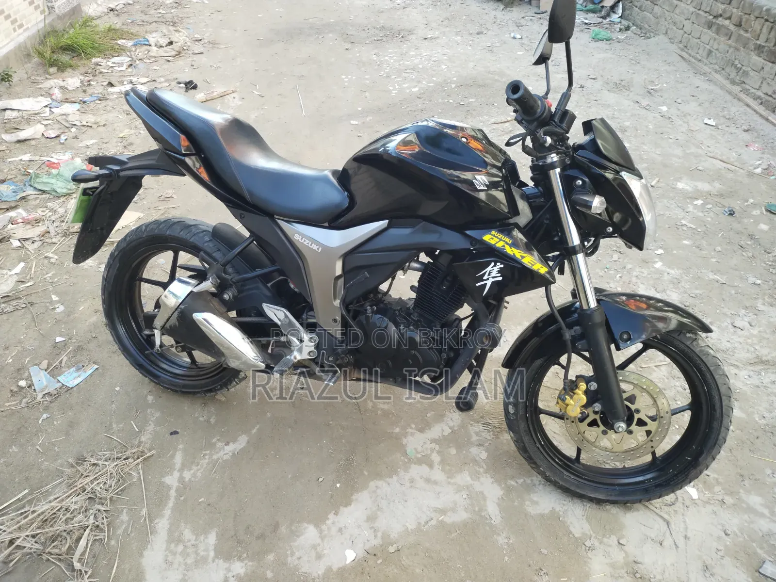 সুজুকি জিক্সার ২০২৪ কালো