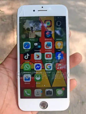 অ্যাপল আইফোন ৮ ৬৪ জিবি হোয়াইট