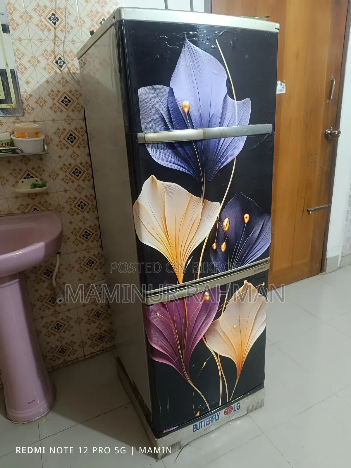 Very good fridge. I need a big fridge so I will sell it.