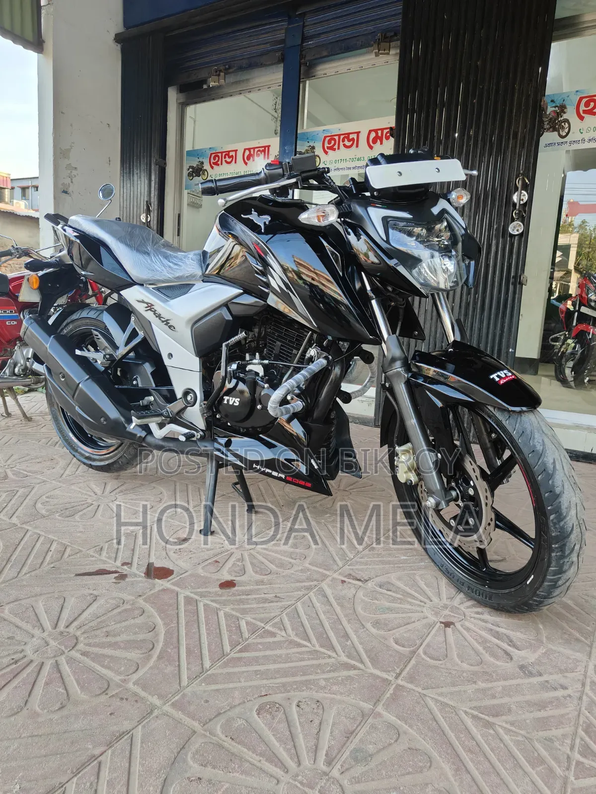 TVS Apache RTR 160 4V 2024 Black