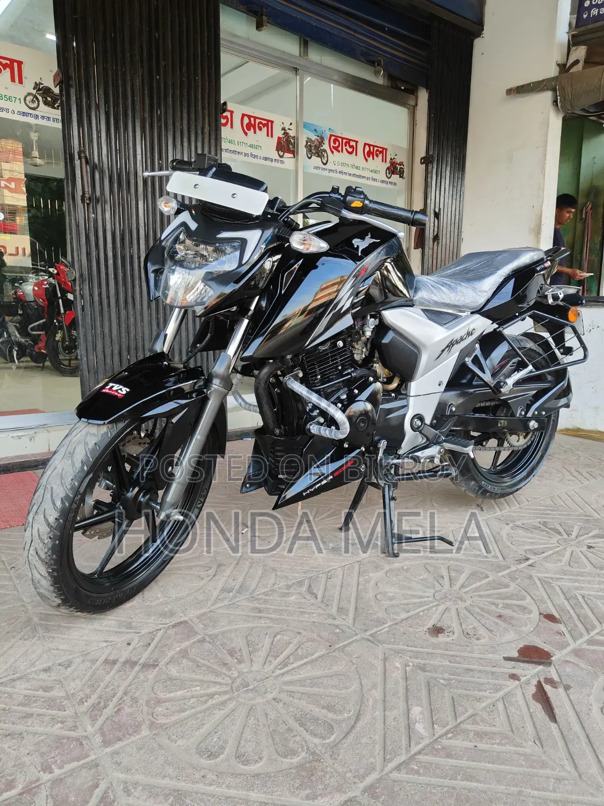 TVS Apache RTR 160 4V 2024 Black