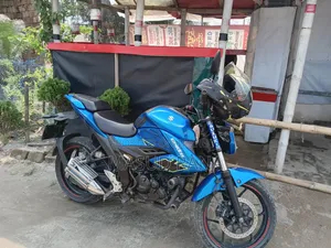 Suzuki 2022 Blue