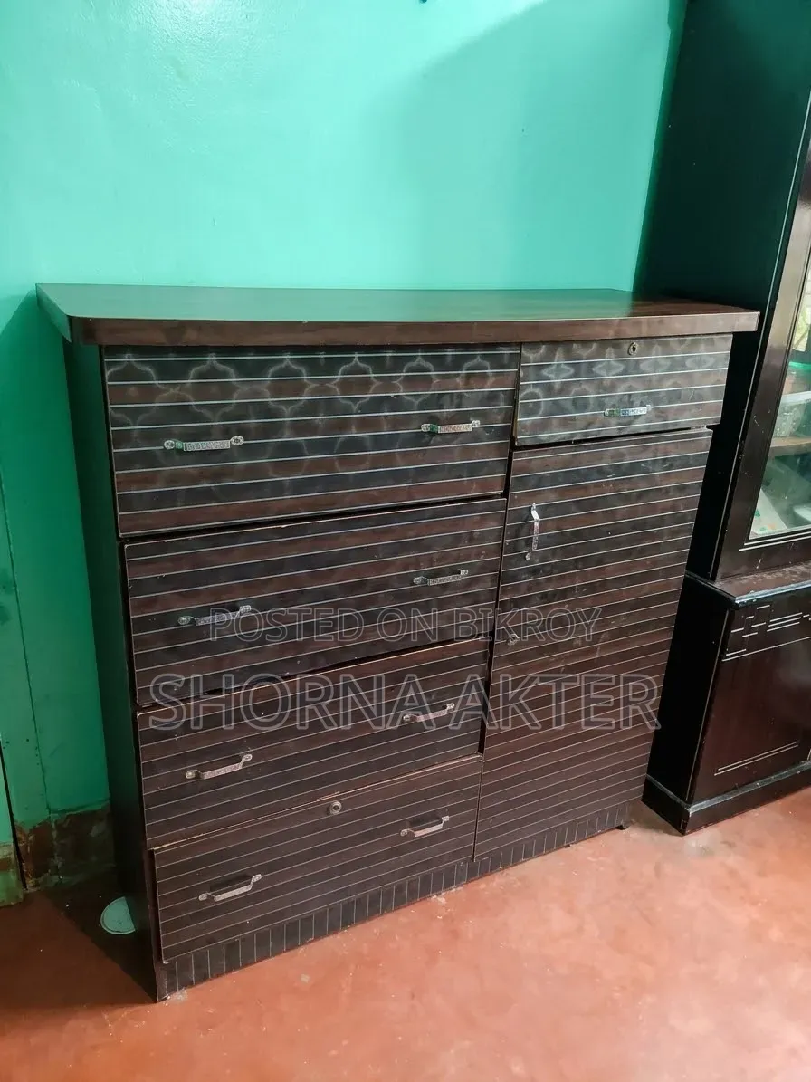 ওয়ার্ডরোব জরুরি বিক্রি