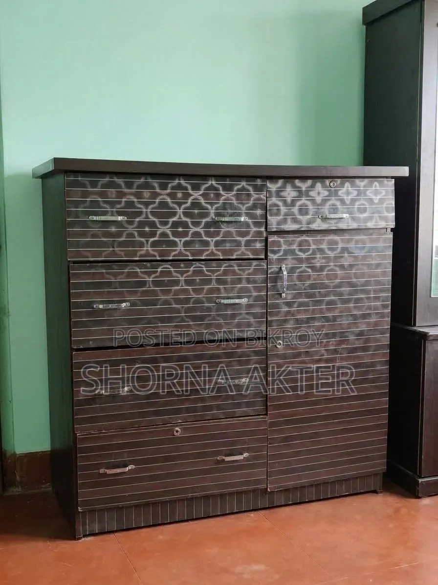 ওয়ার্ডরোব জরুরি বিক্রি