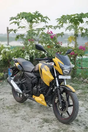 TVS Apache RTR 160 2V 2012 Yellow