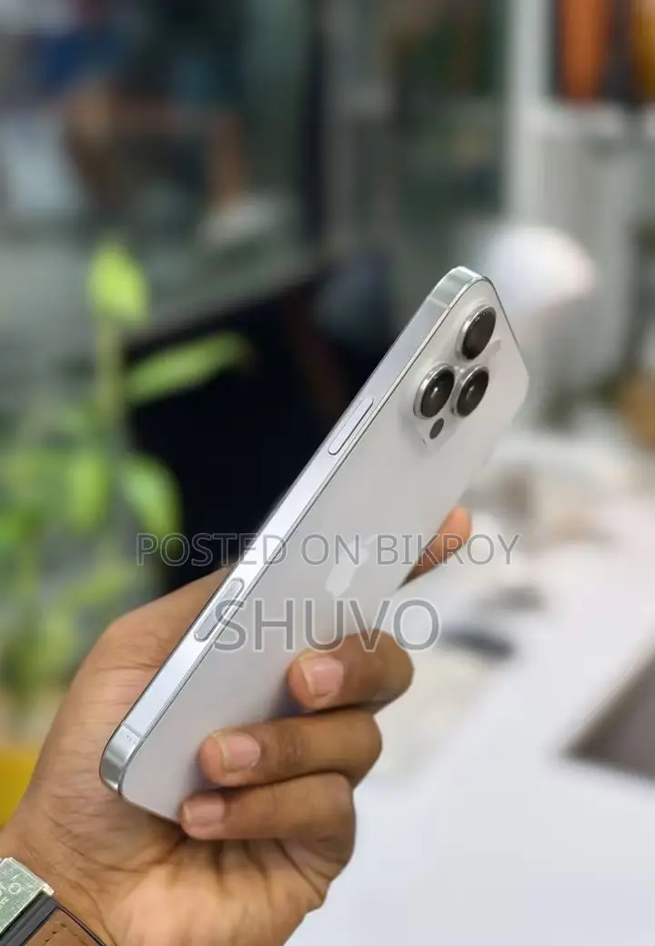 অ্যাপল আইফোন ১৬ প্রো ম্যাক্স ২৫৬ জিবি হোয়াইট