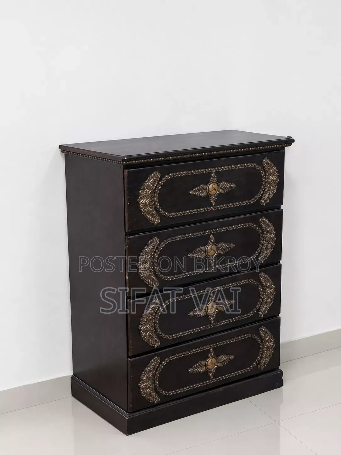 বিক্রির জন্য ওয়ার্ডরোব