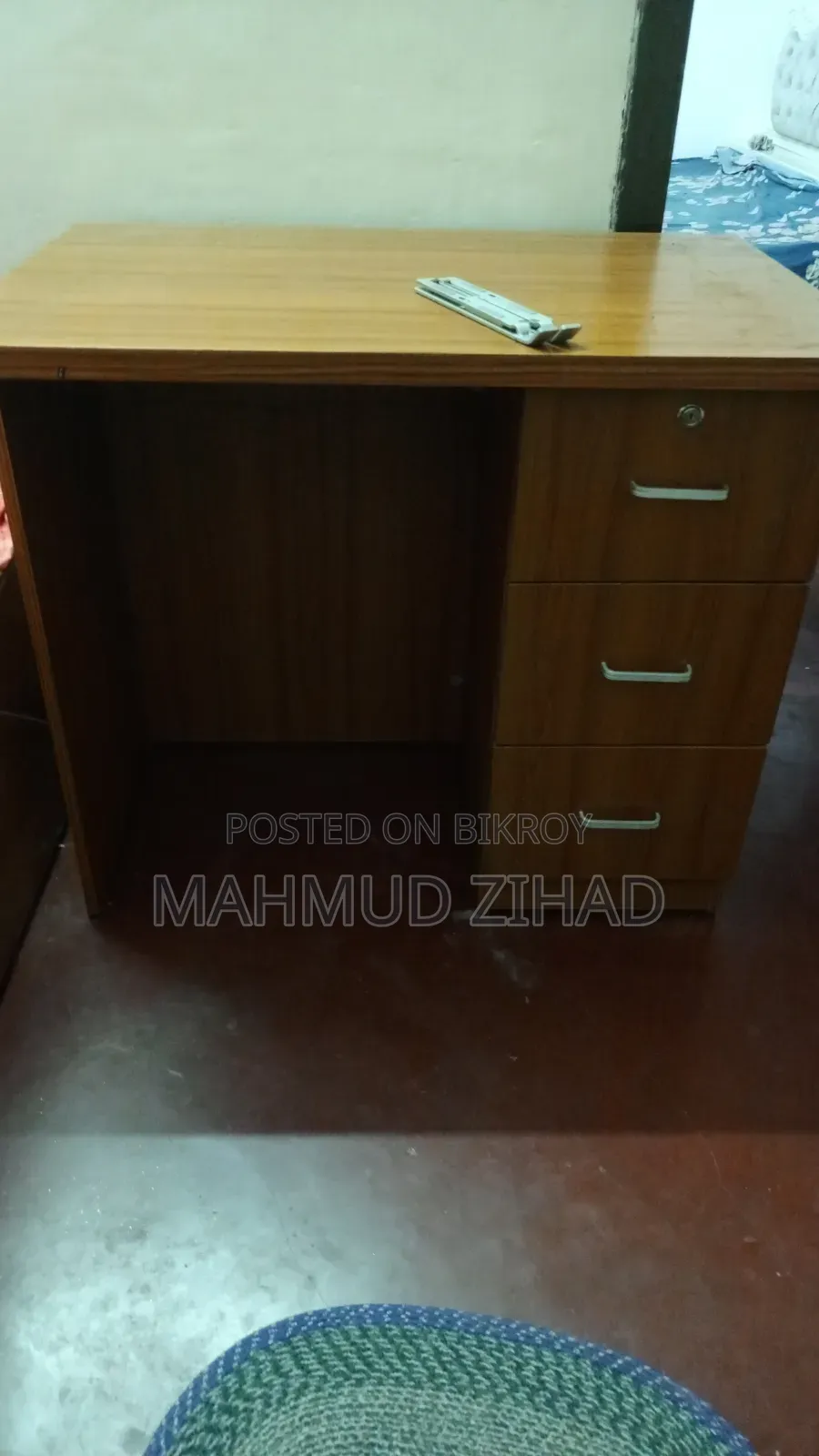 Reading Table