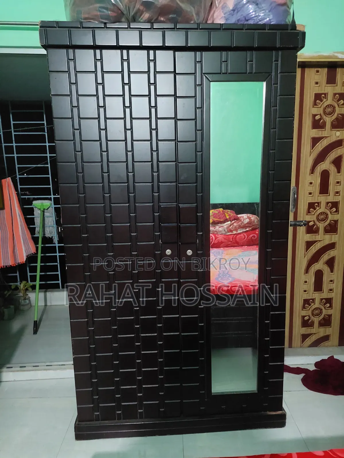 খাট, আলমারি