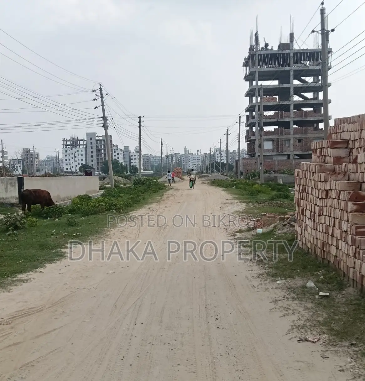 ৬০ ফুট রোড ৩ কাঠা কমার্শিয়াল সাউথ অ্যাট সেক্টর-১৫/বি