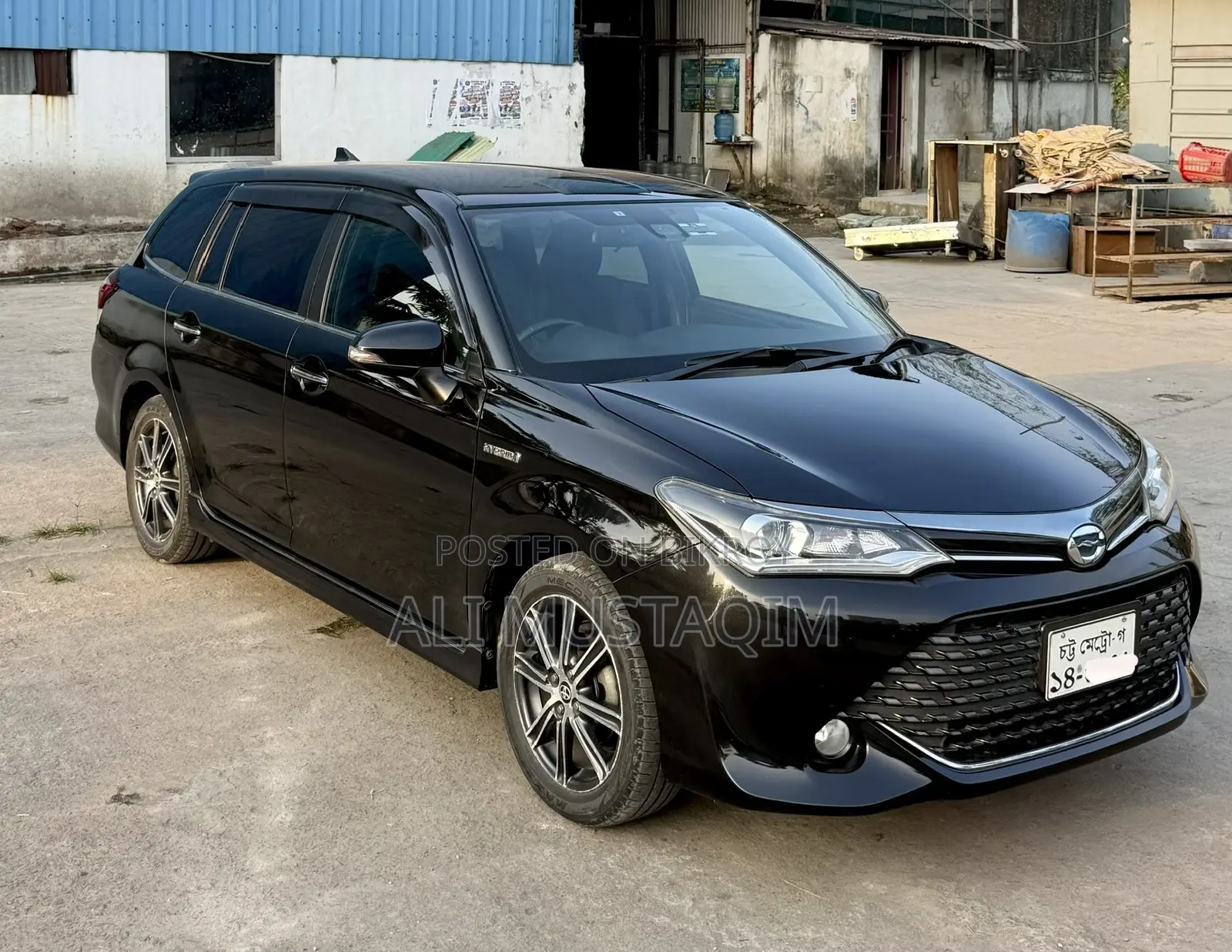 Toyota Corolla Fielder 1.5 Hybrid FWD 2016 Black