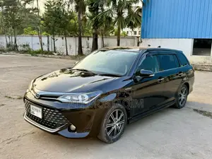 Toyota Corolla Fielder 1.5 Hybrid FWD 2016 Black