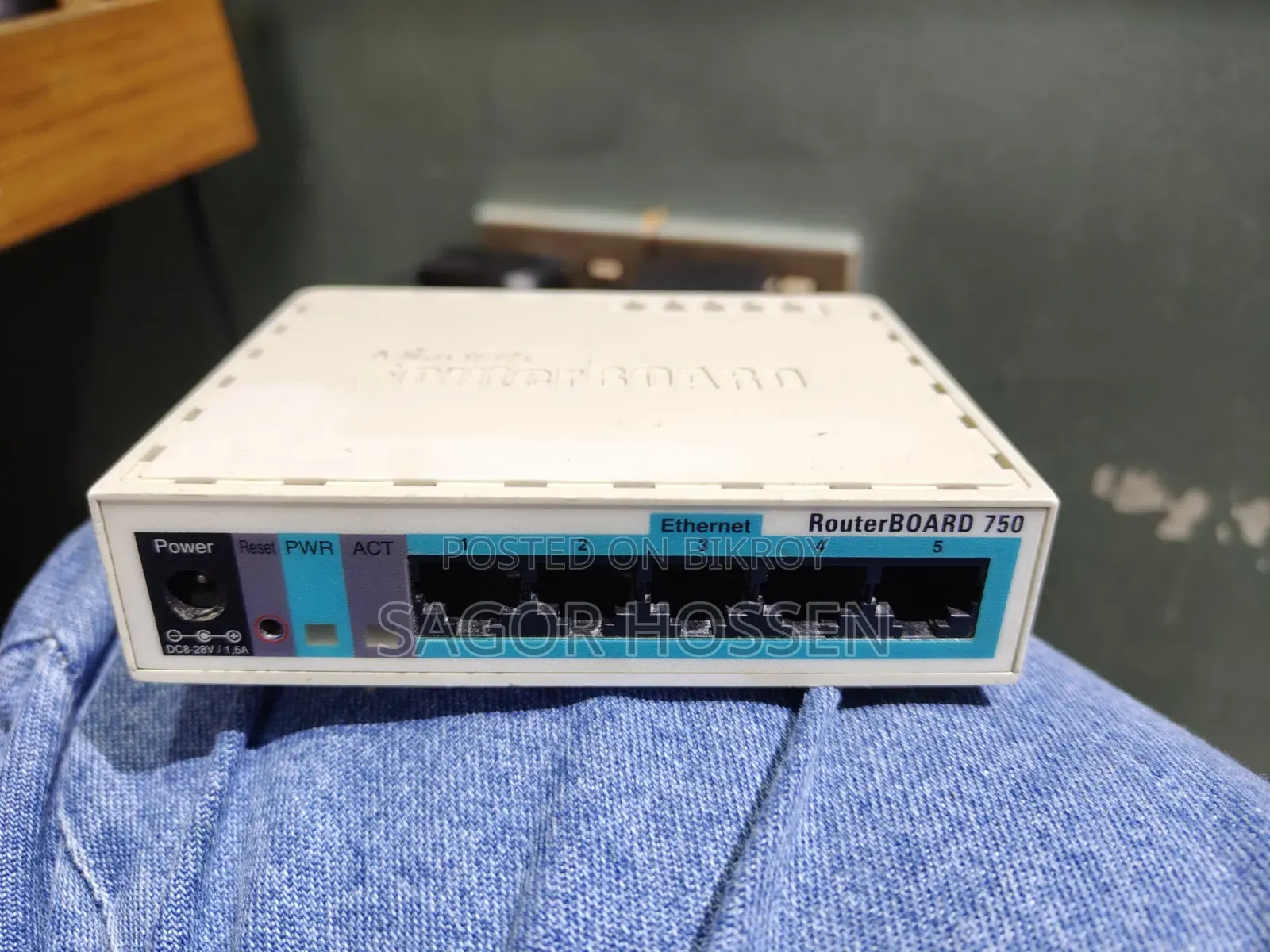 Mikrotik RouterBoard RB750