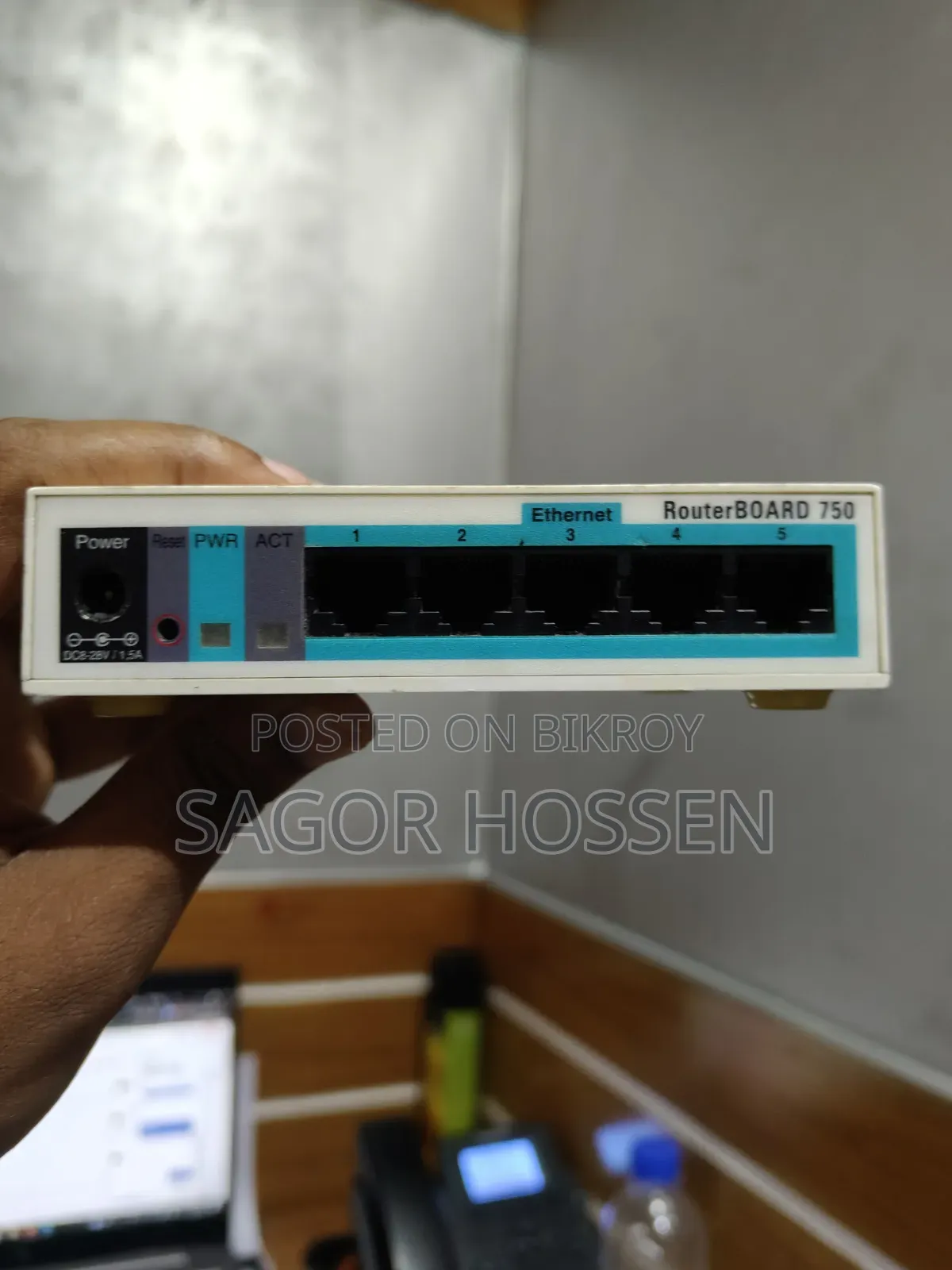 Mikrotik RouterBoard RB750