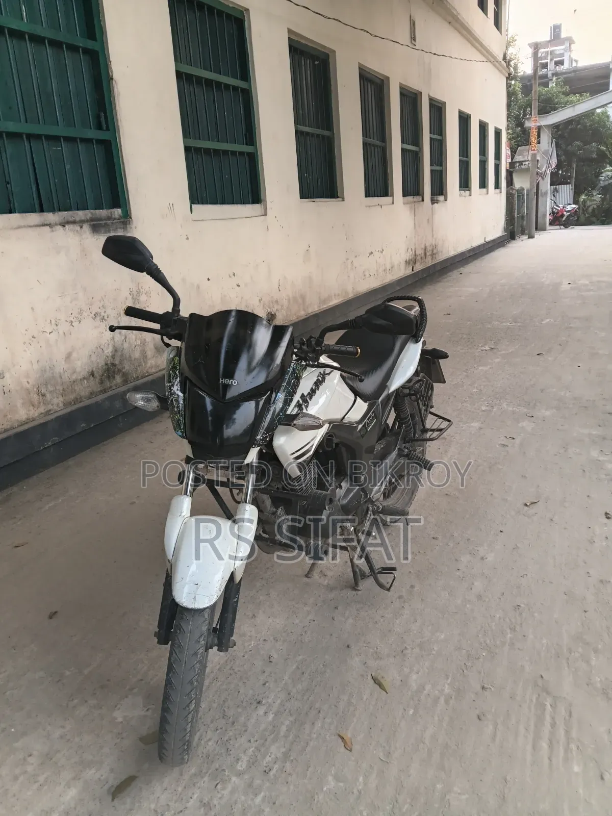 হিরো হাঙ্ক ২০১৬ সাদা