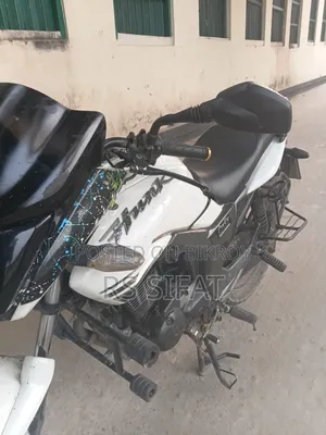 হিরো হাঙ্ক ২০১৬ সাদা