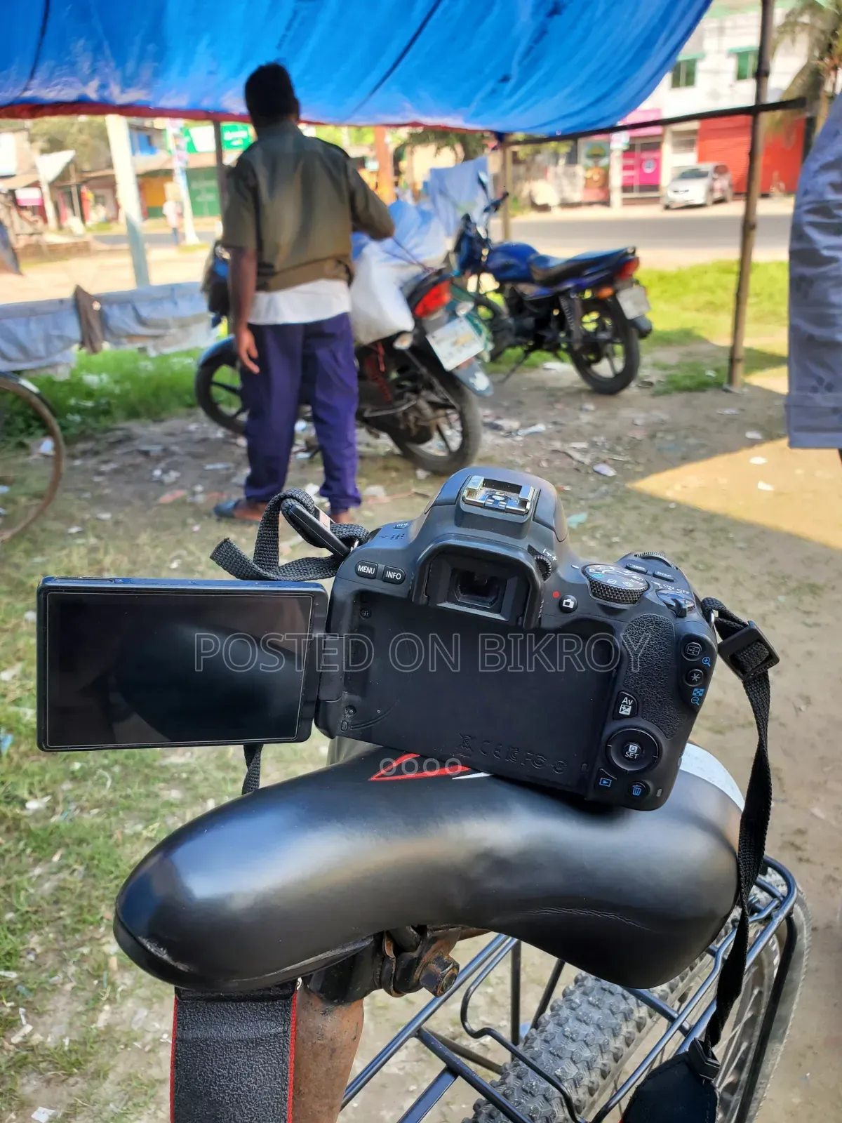 ক্যানন ২০০ডি ডিএসএলআর ক্যামেরা