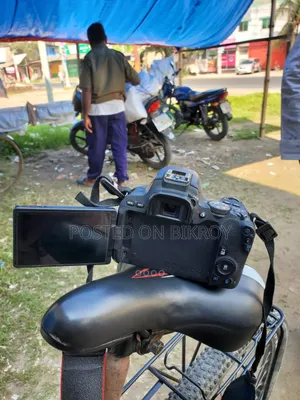 ক্যানন ২০০ডি ডিএসএলআর ক্যামেরা