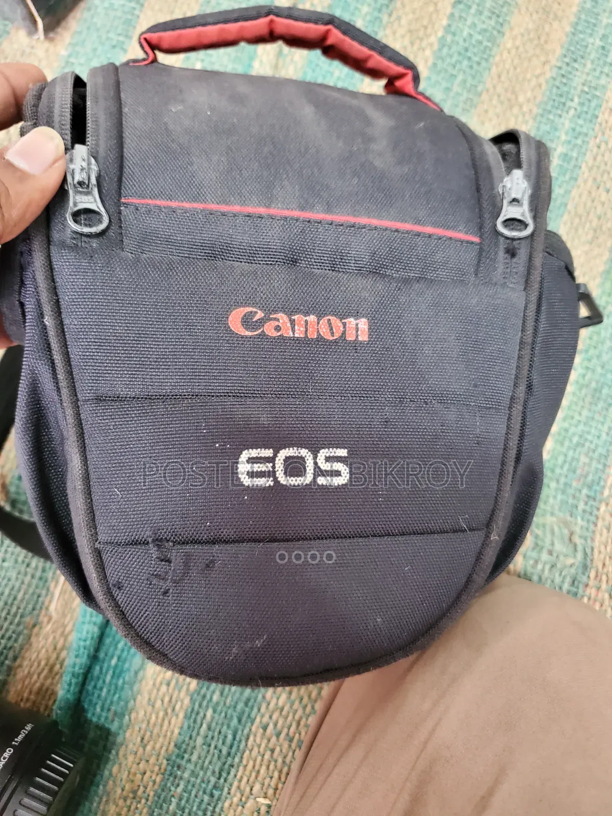 ক্যানন ২০০ডি ডিএসএলআর ক্যামেরা