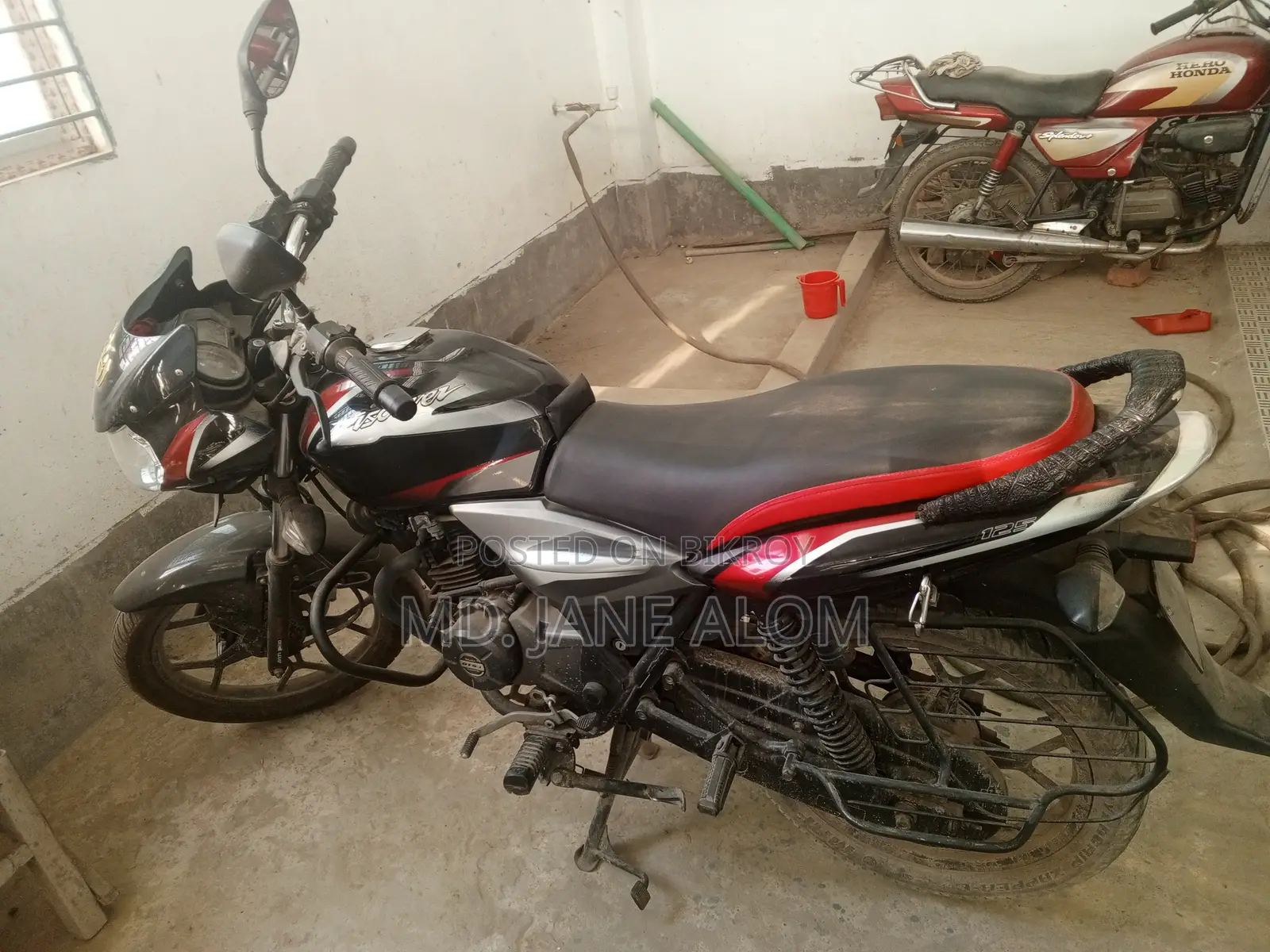বাজাজ ডিসকভার ১২৫ ২০১৯ কালো