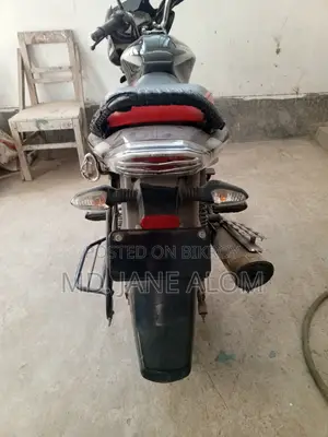 বাজাজ ডিসকভার ১২৫ ২০১৯ কালো