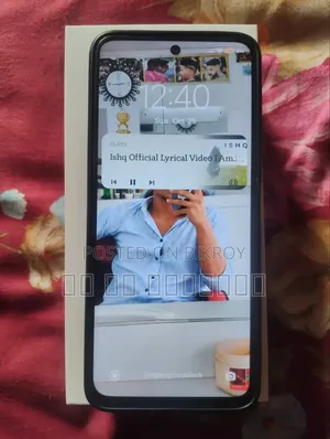 রিয়েলমি ১২ ১২৮ জিবি হোয়াইট
