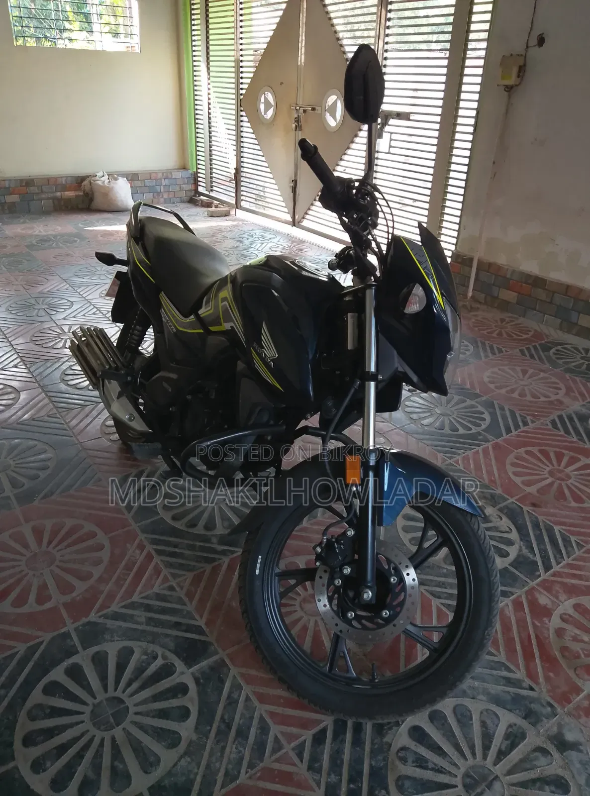 হিরো ২০২৬ নীল