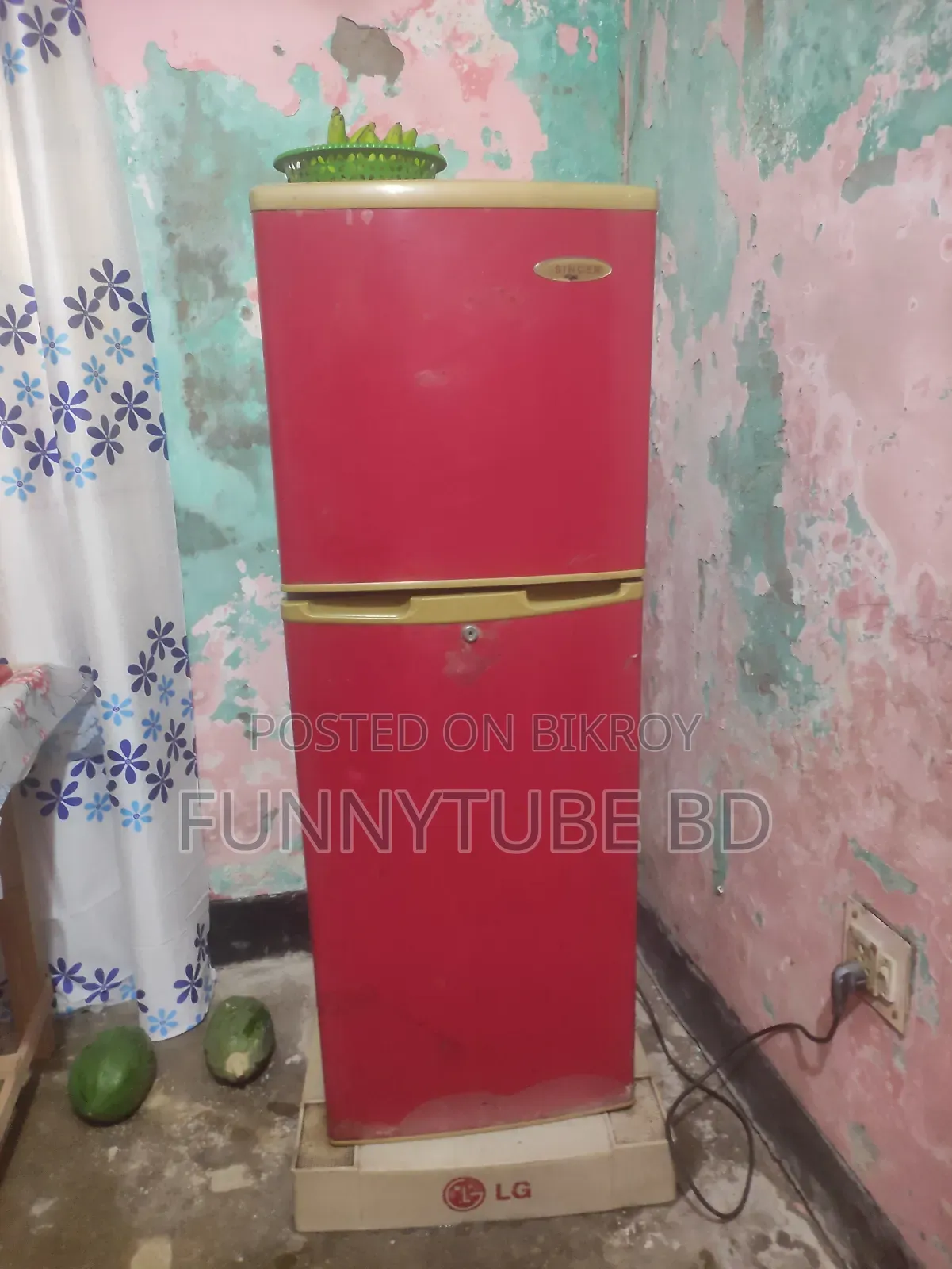 A Singer Refrigerator