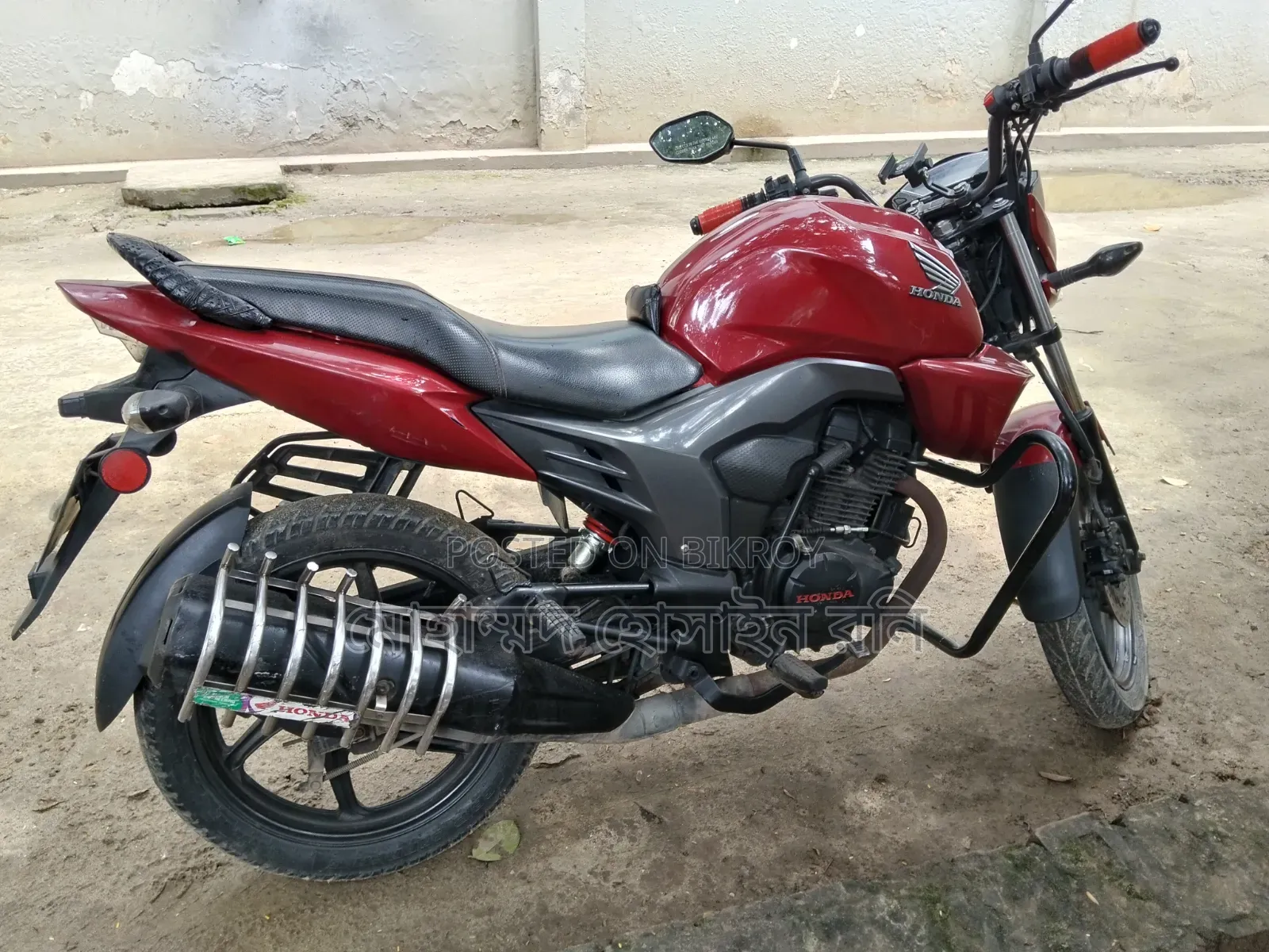Honda CB 2017 Red