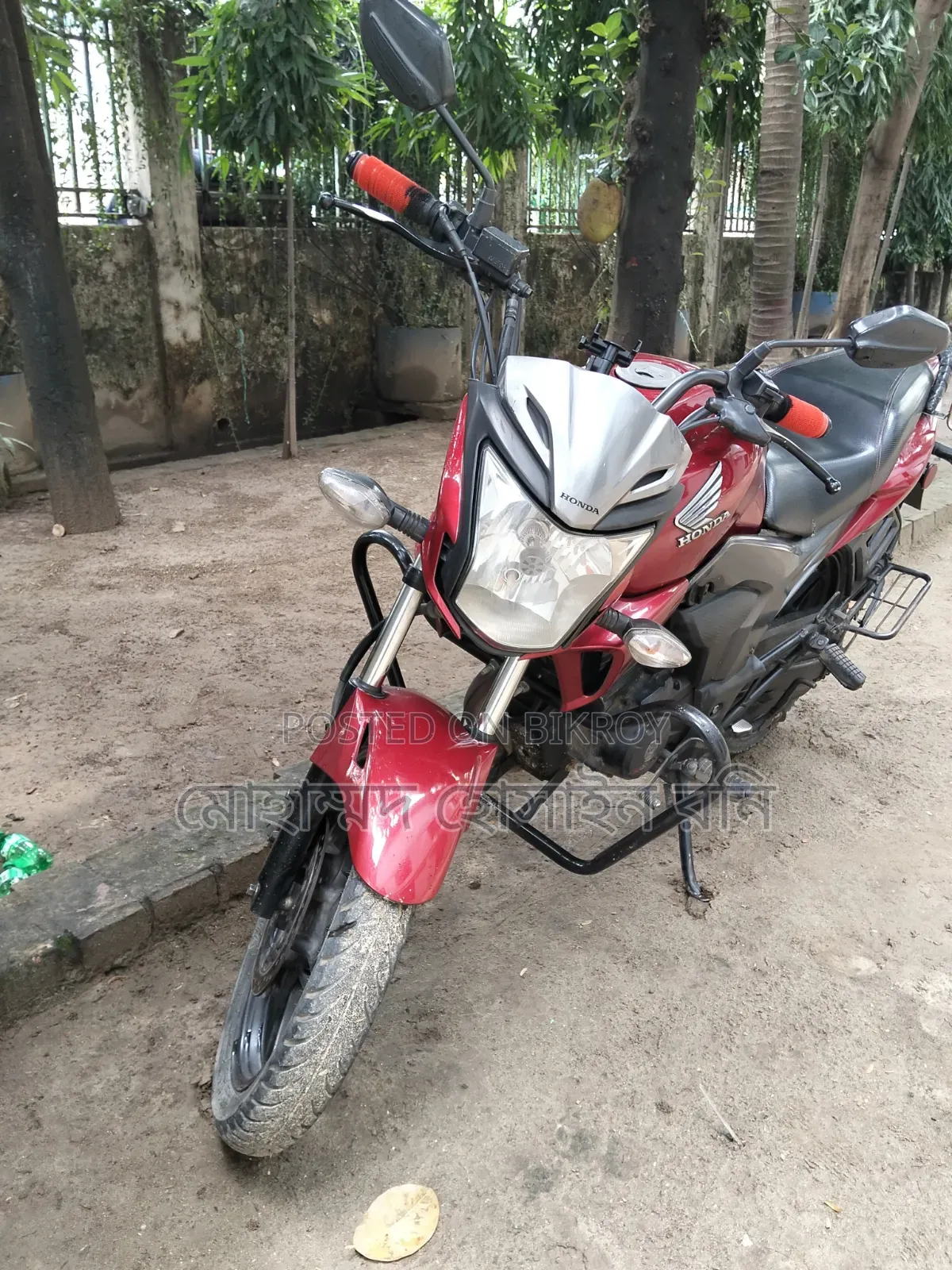 Honda CB 2017 Red