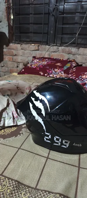 Vega Helmet Like New