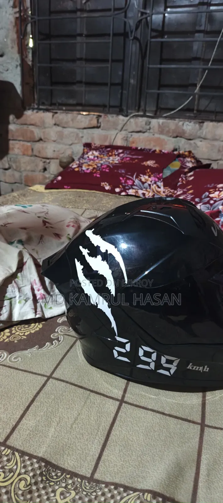 Vega Helmet Like New