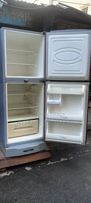 Walton 295 L Refrigerator