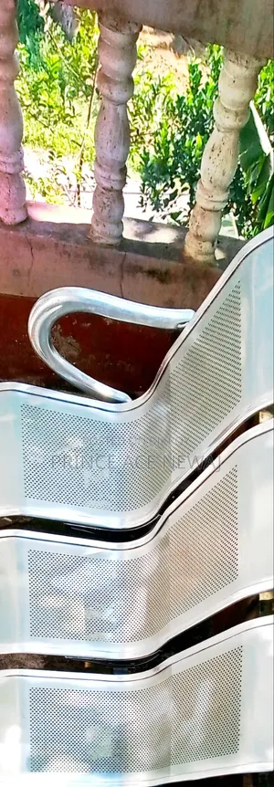৩ জনের ওয়েটিং চেয়ার
