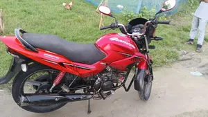 Hero Glamour 2016 Red