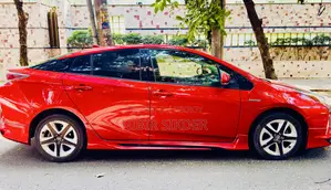 Toyota Prius 4dr Hatchback (1.8L 4cyl gas/electric hybrid CVT) 2016 Red