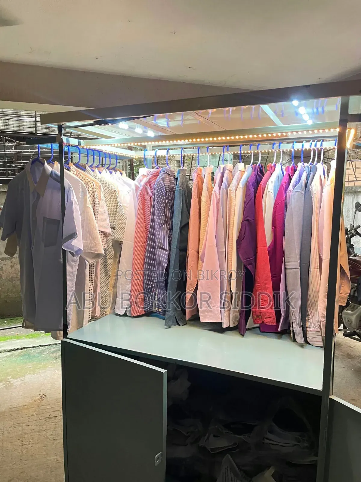 Brand New Mobile Clothing Cart / Food Cart for Sale (Multipurpose)