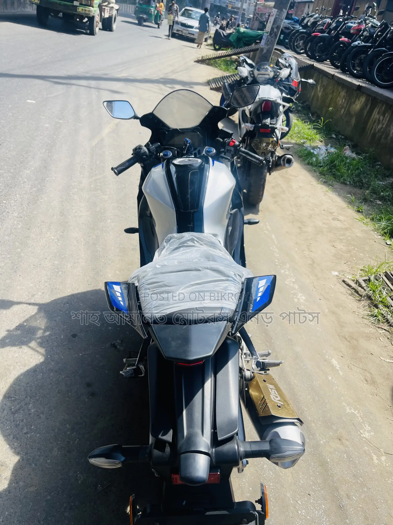 Yamaha R15M 2024 Silver