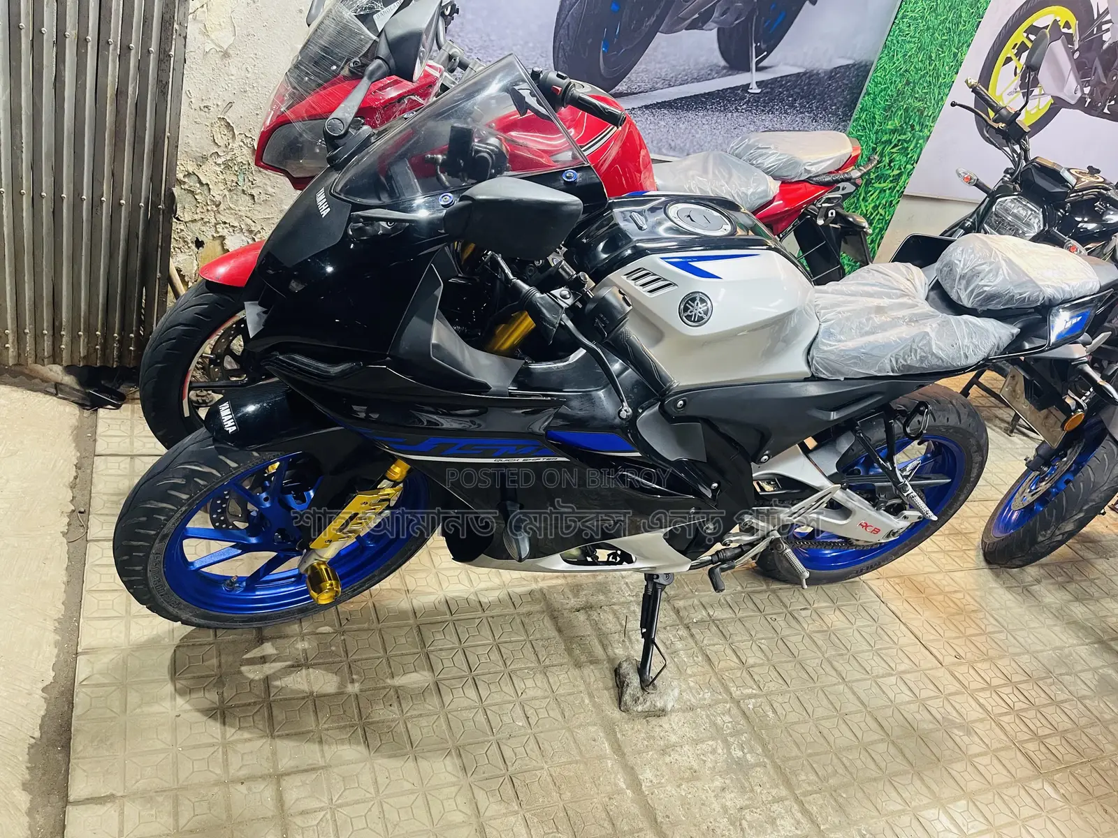 Yamaha R15M 2024 Silver